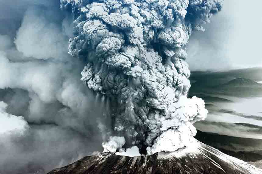 May 18, 1980 the volcano awakens. The Eruption of St. Helens